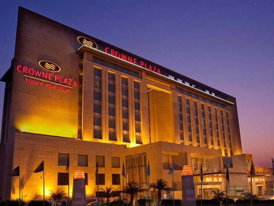Hotel Crown Plaza
